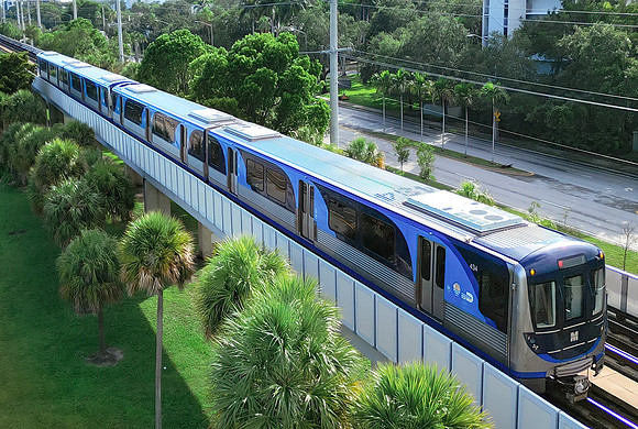 Miami Metro Rail traveling on US1